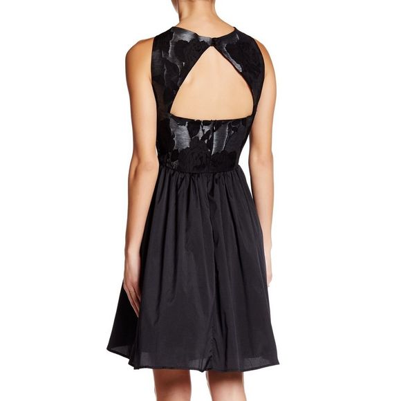 Eva Franco Brighton Metallic Knit Flower Dress - Picture 2 of 7